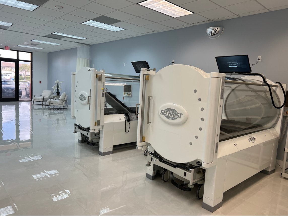 The hyperbaric treatment room at Kendall South Medical Center, with two monoplace chambers
